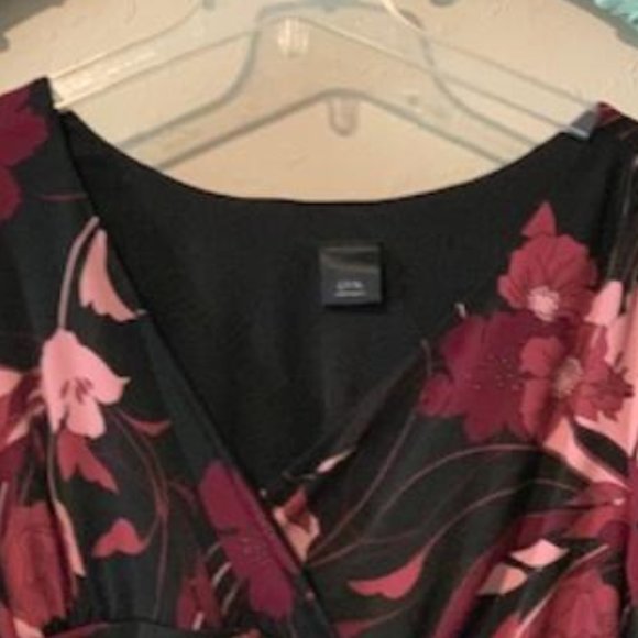 J.T.B Woman - Picture 4 of 4